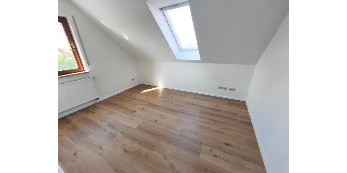 Kinder- /Arbeitszimmer Bild 1